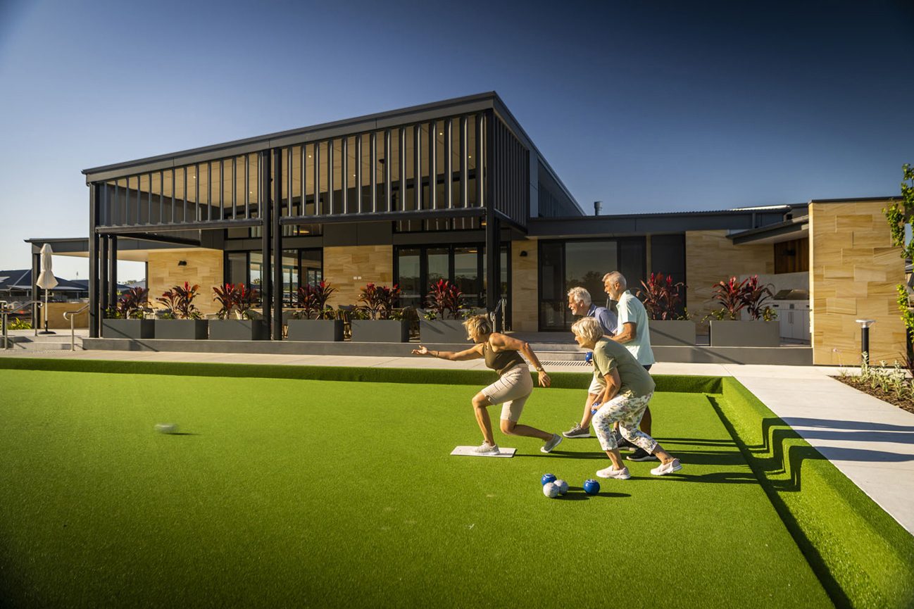 Retirees bowling at Blueheath Medowie Port Stephens Newcastle